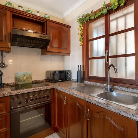 Americas 2 Bedroom * 아데제
