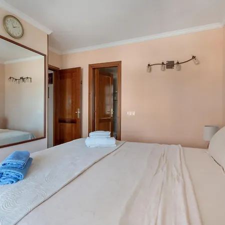 Americas 2 Bedroom *