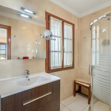 Americas 2 Bedroom